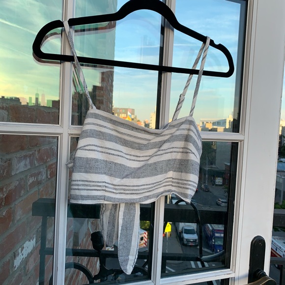 Forever 21 Tie back crop top - Picture 3 of 6